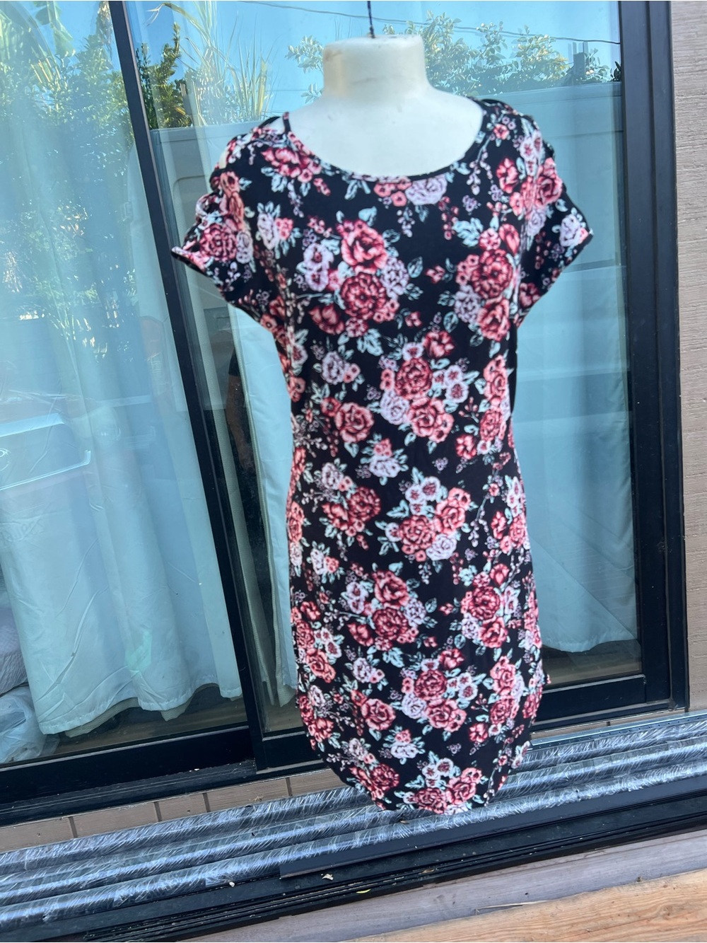 Black Floral Shift Dress with Pink Rose Print for Women Stretch size S